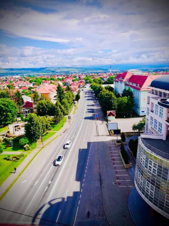 Midsummer Boulevard Daire Alba Iulia Dış mekan fotoğraf